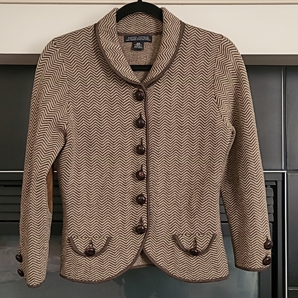 Banana Republic Extra Fine Italian Merino Womens Long Sleeves Carigan Size M